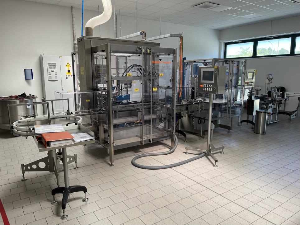 W pełni automatyczny system napełniania pojemników (10-250 ml)-1